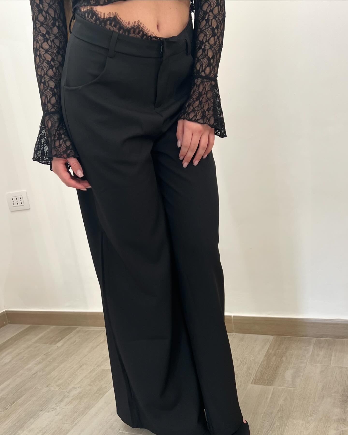 Pantalone Con Inserti In Pizzo