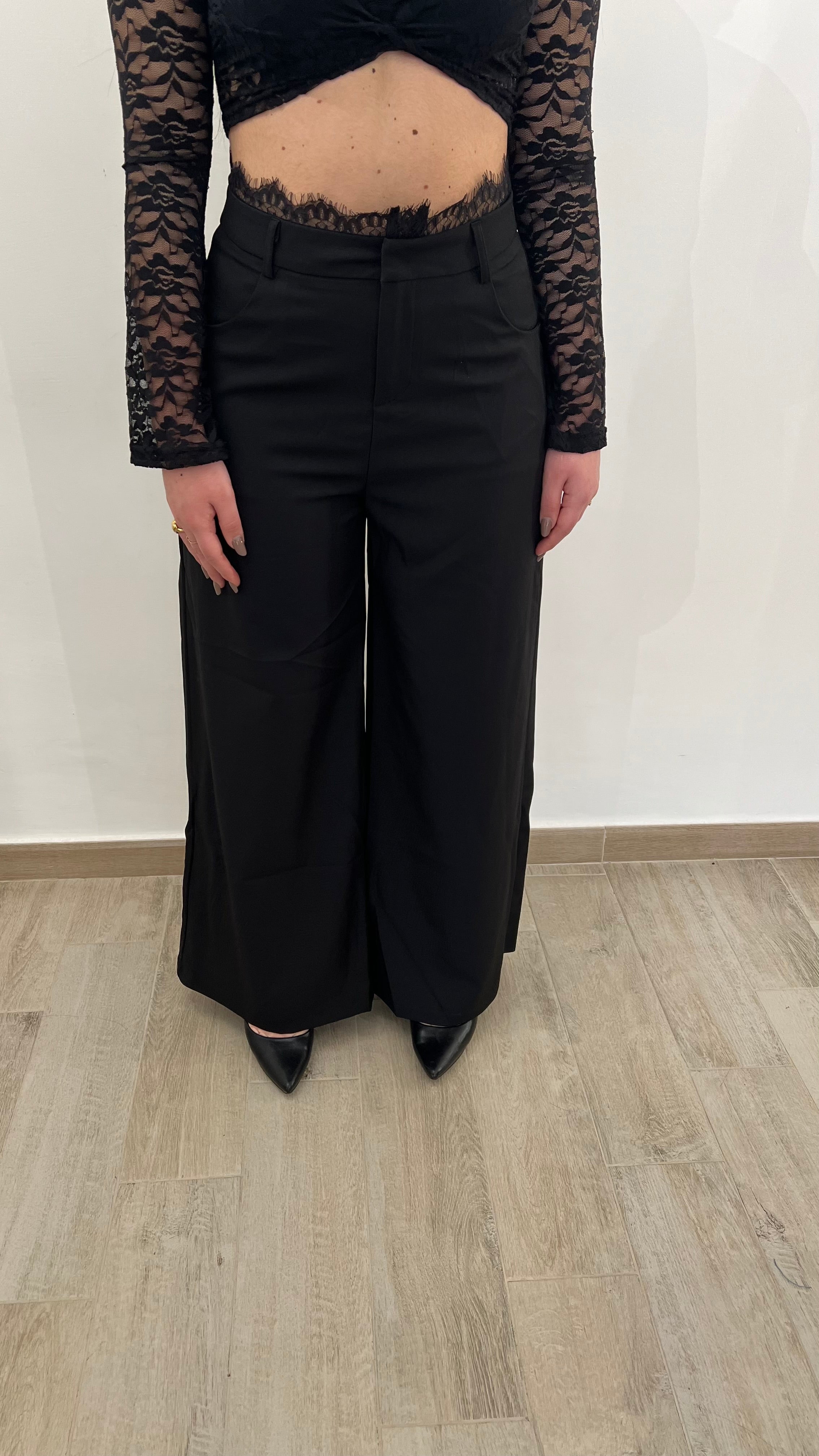 Pantalone con inserti in pizzo