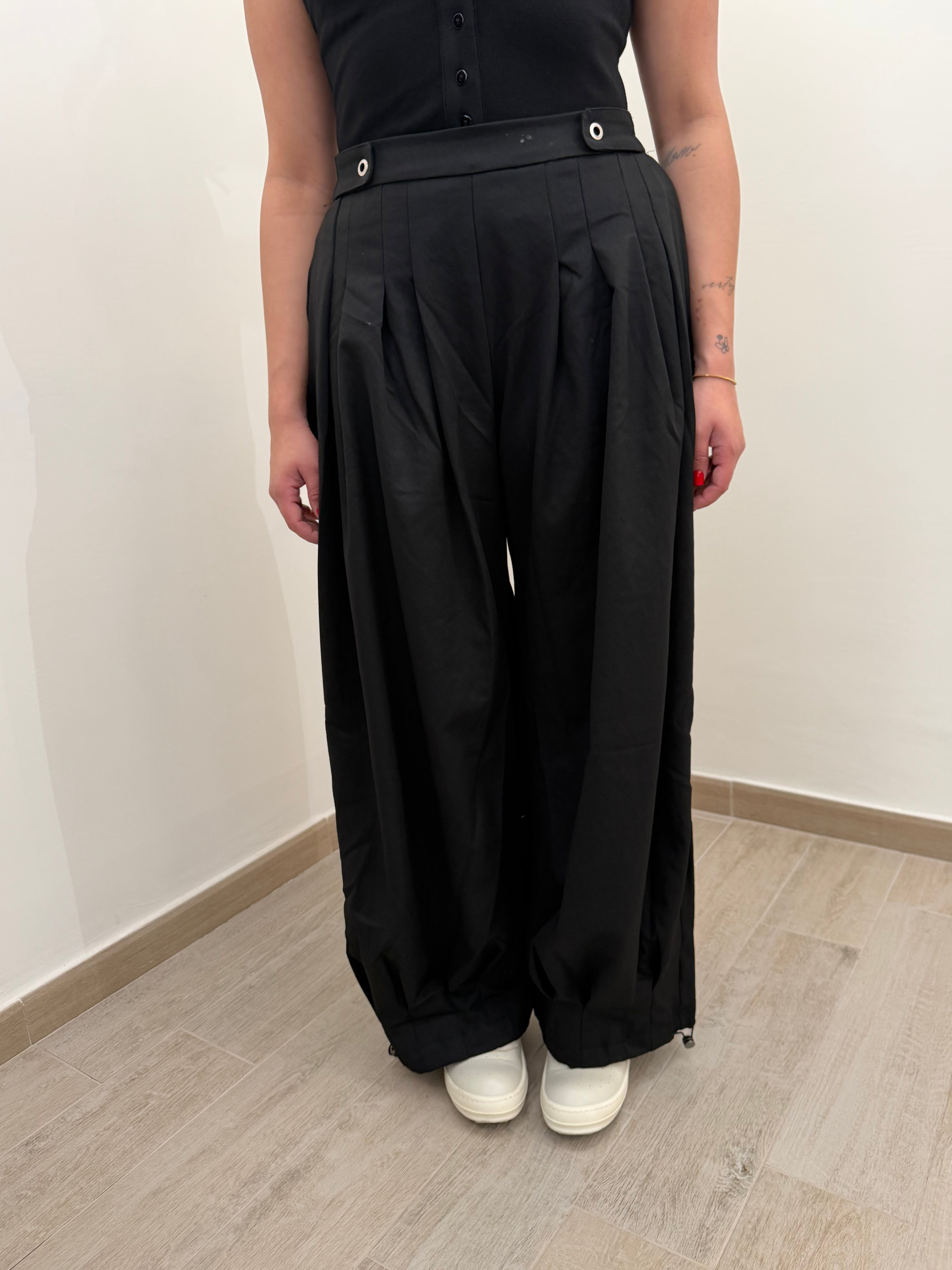 Pantalone Morbido Con stringhe