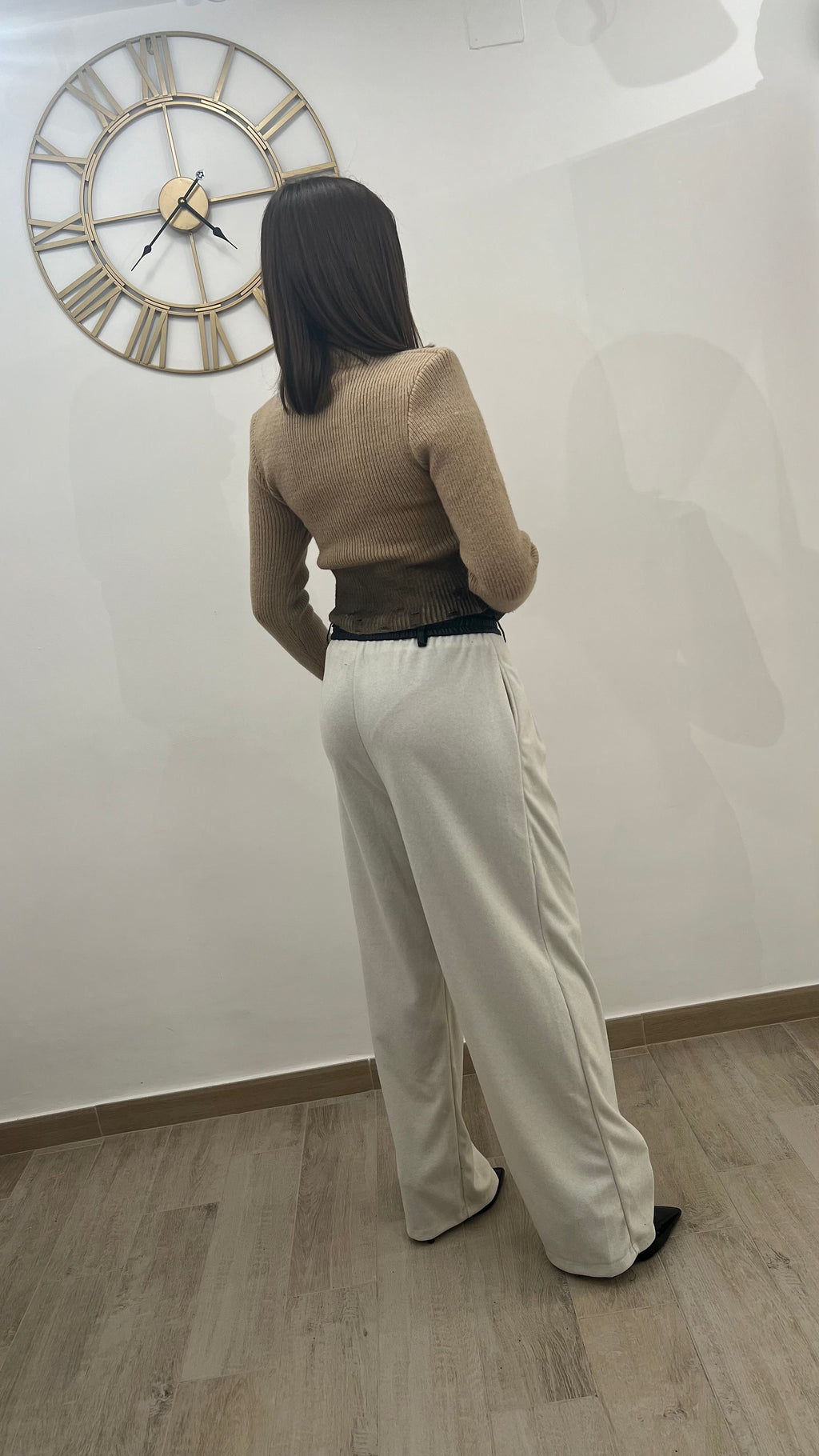 Pantalone di lana                                   Con bustino di ecopelle