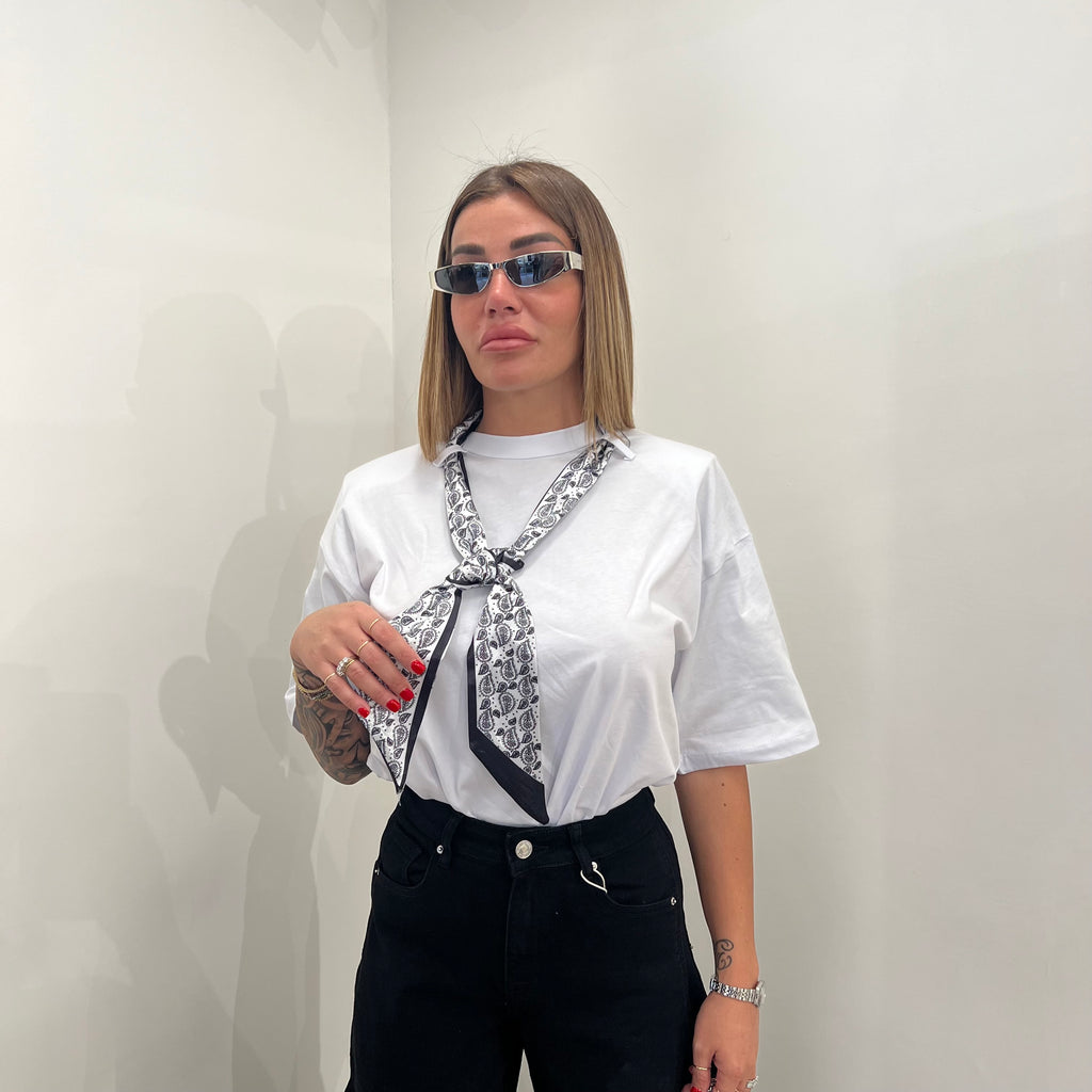 T-shirt Con Foulard